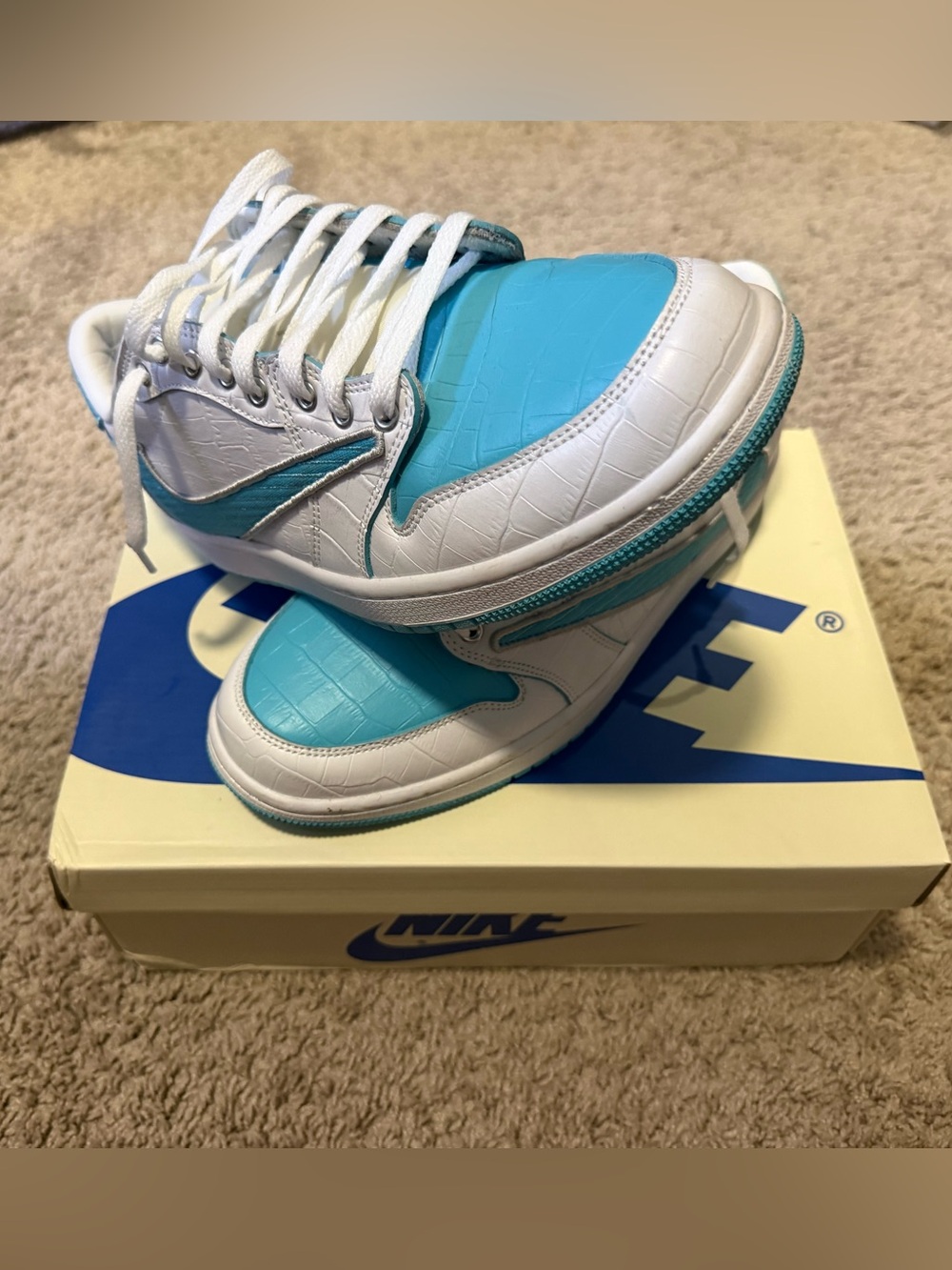 Men’s Travis Scott Jordan 1 Low White & Turquoise Croc-Embossed Low-Top Sneakers
